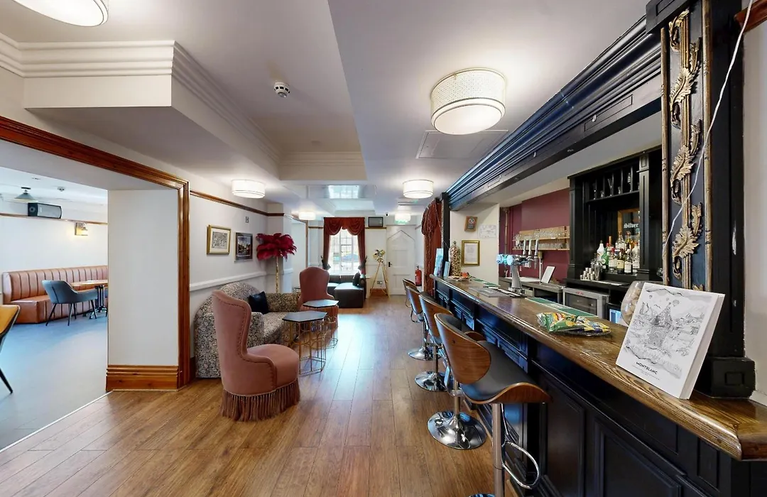 High Tor Hotel-1